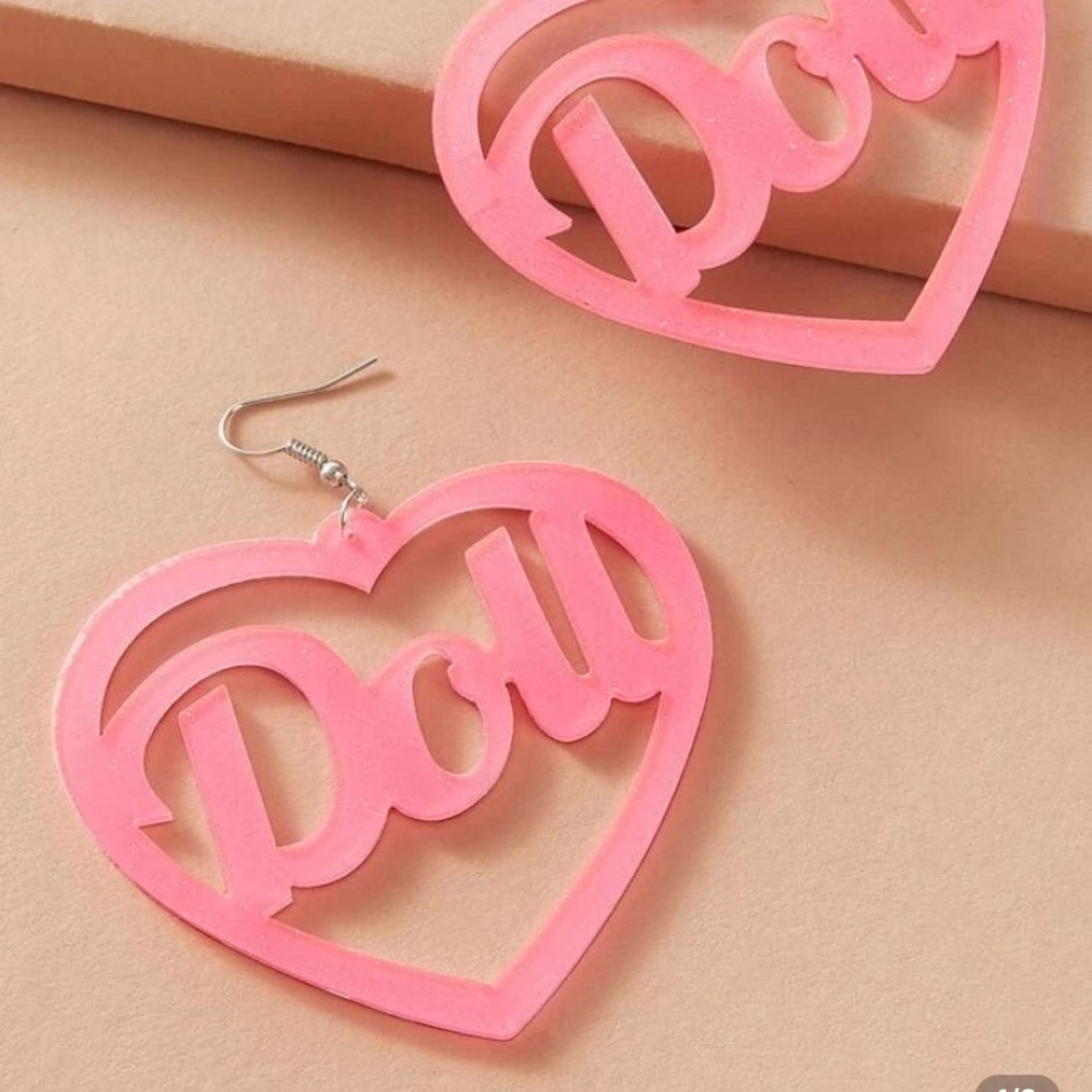 NWT SHEIN DOLL STATEMENT DROP EARRINGS PINK